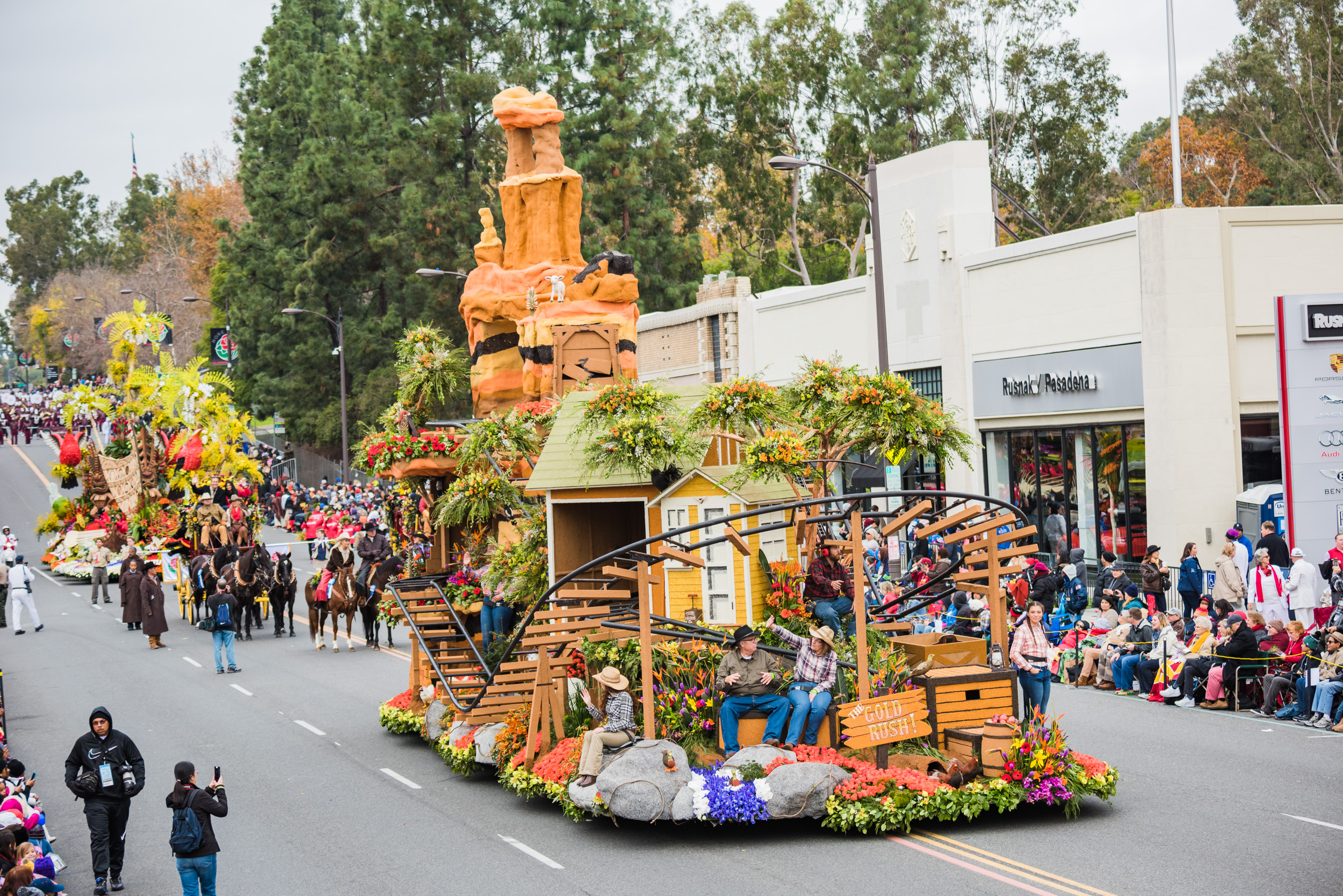 Downey Rose Float Association