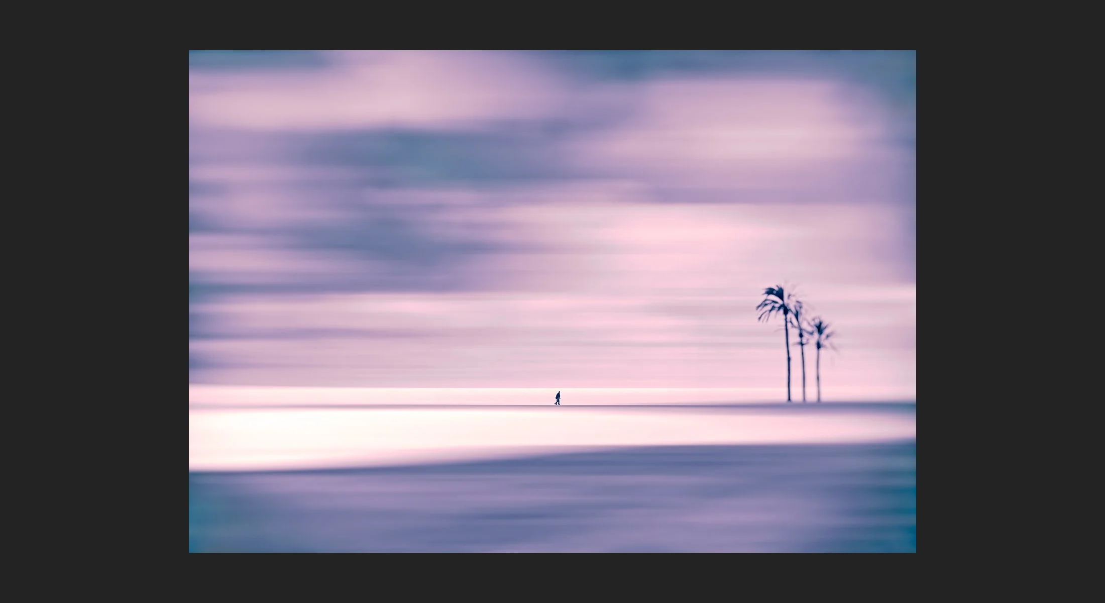 _061_Calpe-beach_#02_figure-&-palms_DSC3643_4474_wp2v3_©AndySotiriou2024_ss.jpg