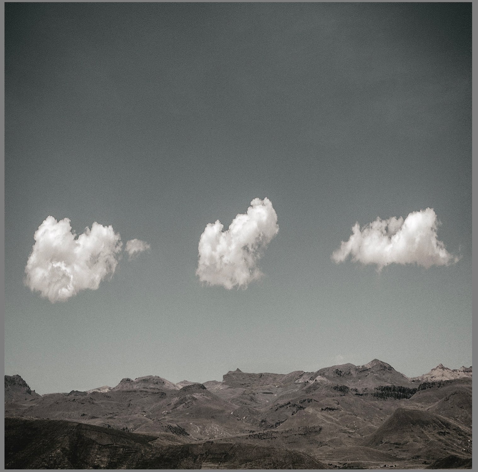 125_Clouds02_Peru_1090112_Three-clouds_Altiplano_Puno-district_CC2_warm__©AndySotiriou2021.jpg