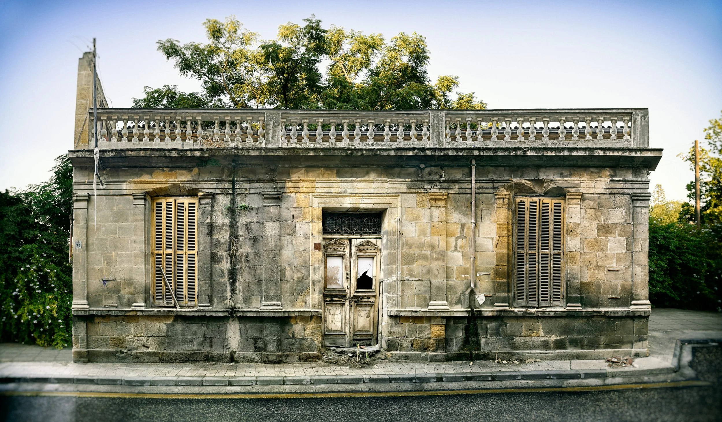 350_Lone_Building_14_v2_Nicosia_1744_v3_©AndySotiriou2022.jpg