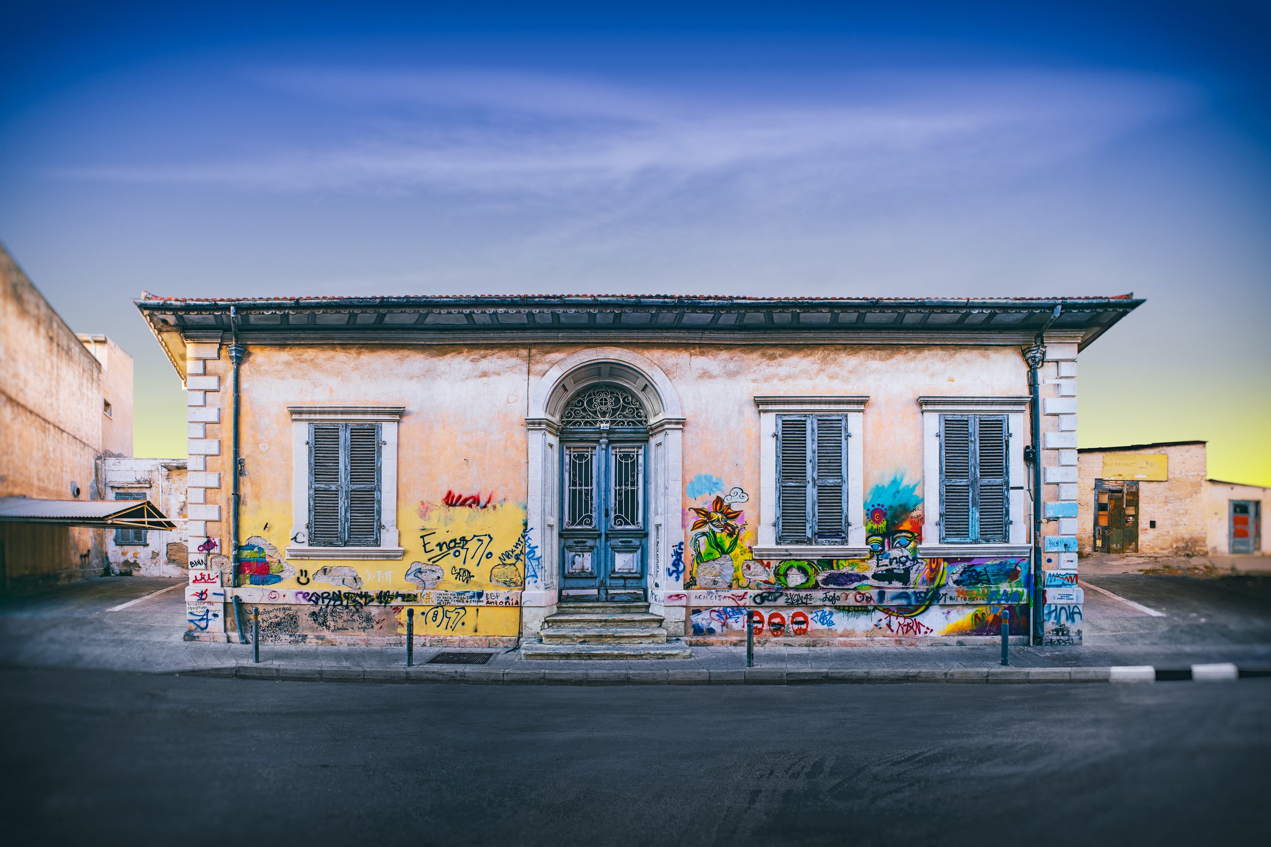 120_Lone_building_29_Limassol_DSC1518_28x42_vc8_©AndySotiriou2022.jpg