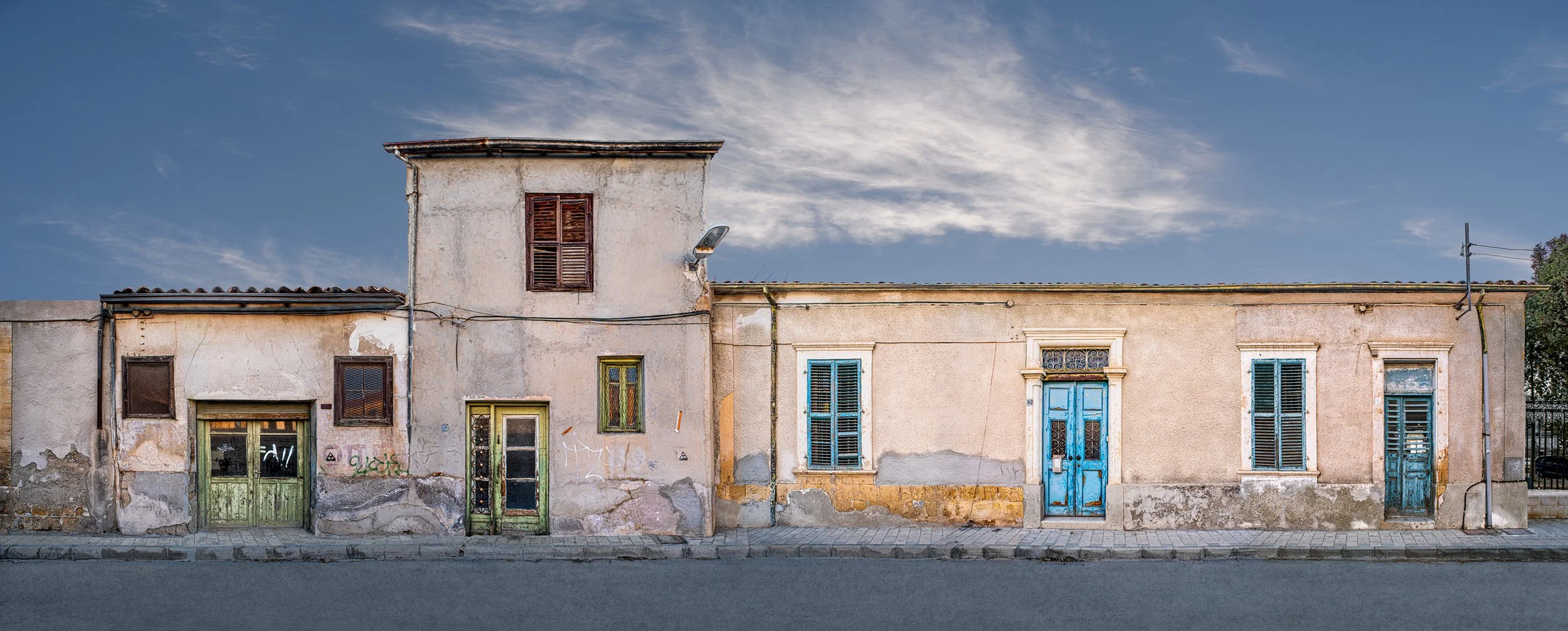 395_Lone_building_44_DSC1684_©AndySotiriou2022.jpg