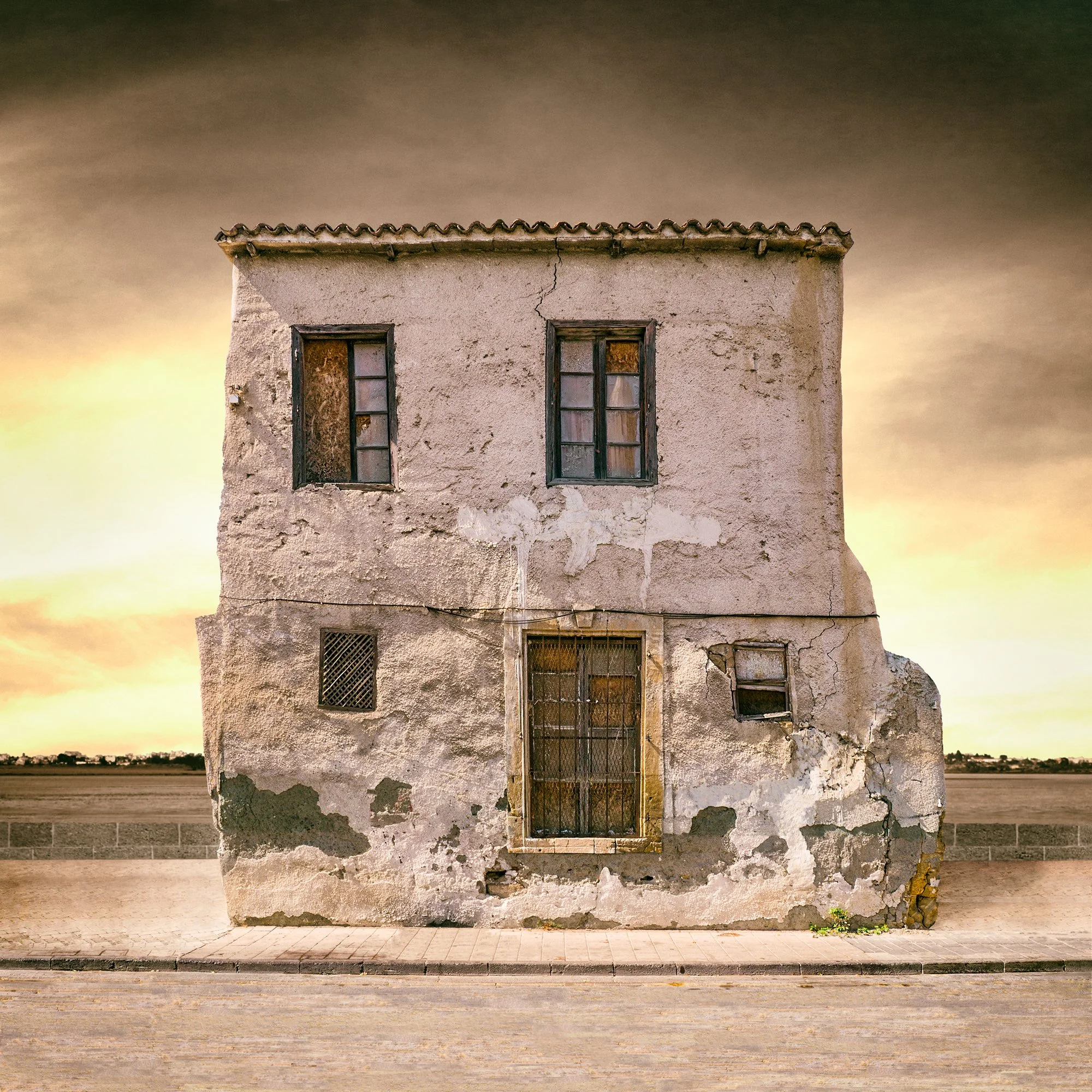 050_Lone_building_04_0306_cc2_©AndySotiriou2022.jpg