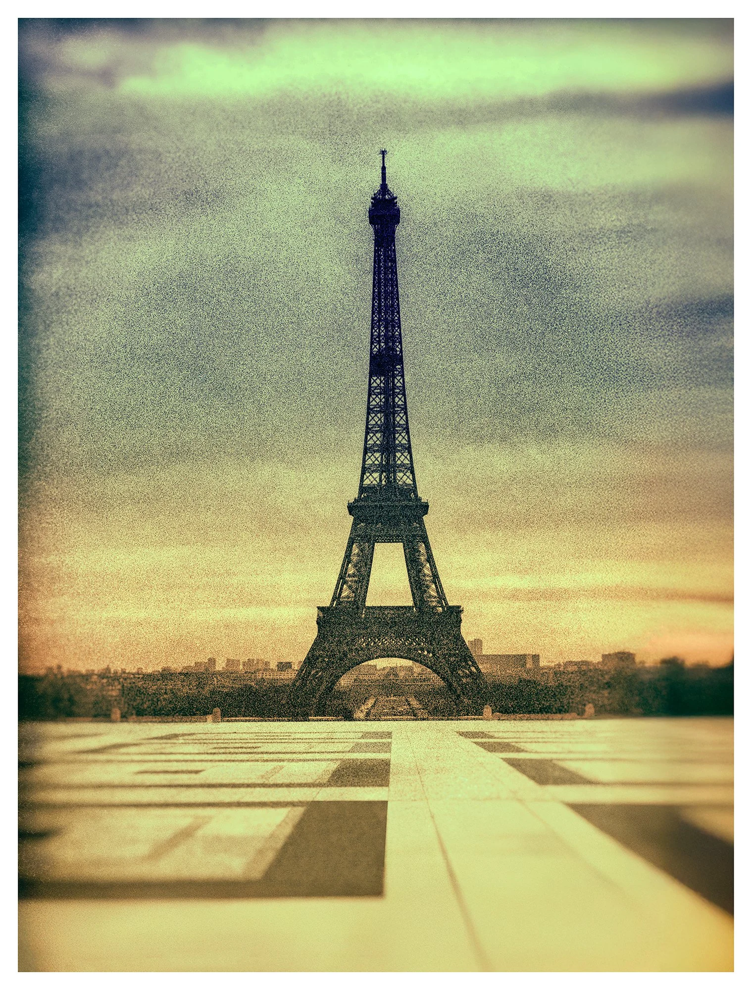 085_Paris_Eiffel-Tower_1976_Roll87_ceiswp9_©AndySotiriou2026.jpg