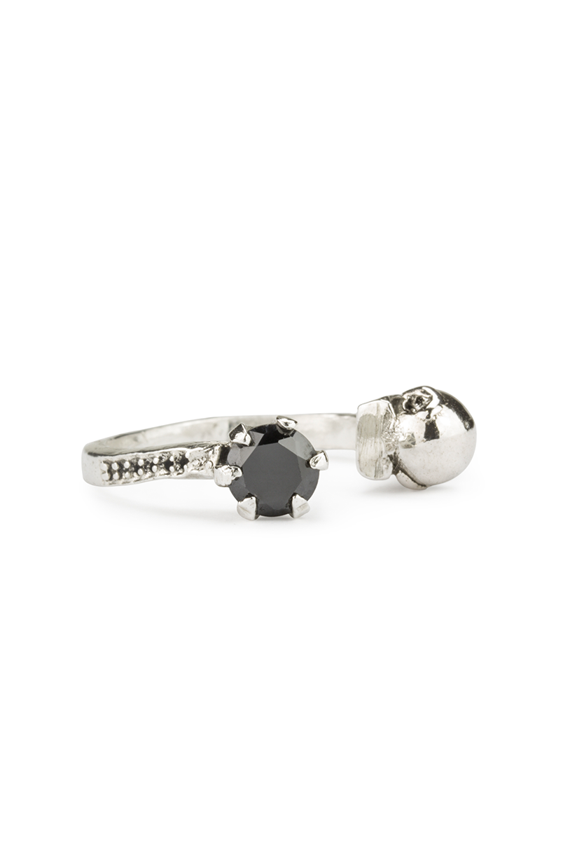 Grit-pearls-ring-black.png