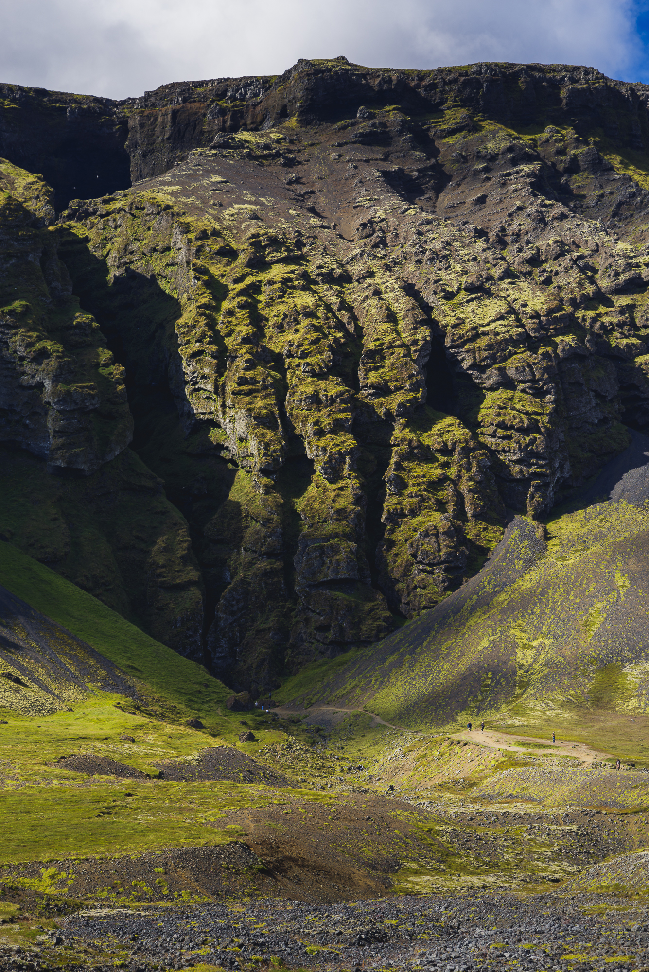 Rauðfeldsgjá kloof; huis van Bárður; half mens, half trol