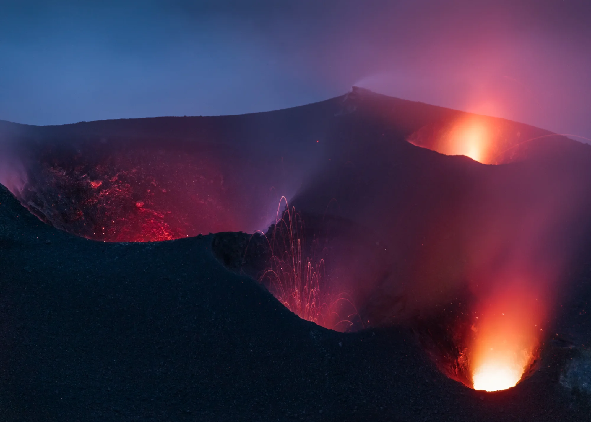 Stromboli in de avond. Een foto uit Mordor?