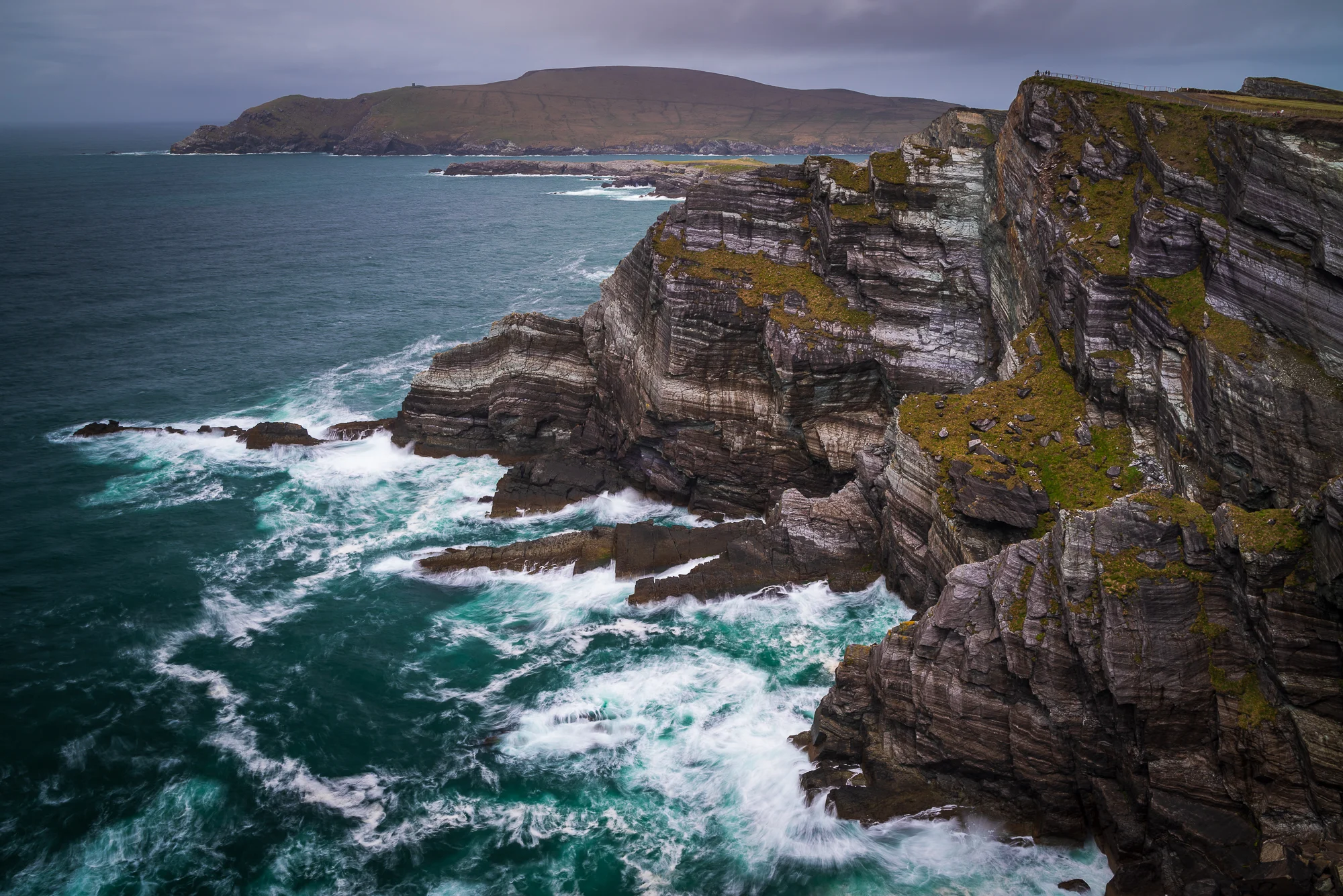 Kliffen nabij Portmagee (F11, 1.6 sec, iso 100, 6 stop filter)