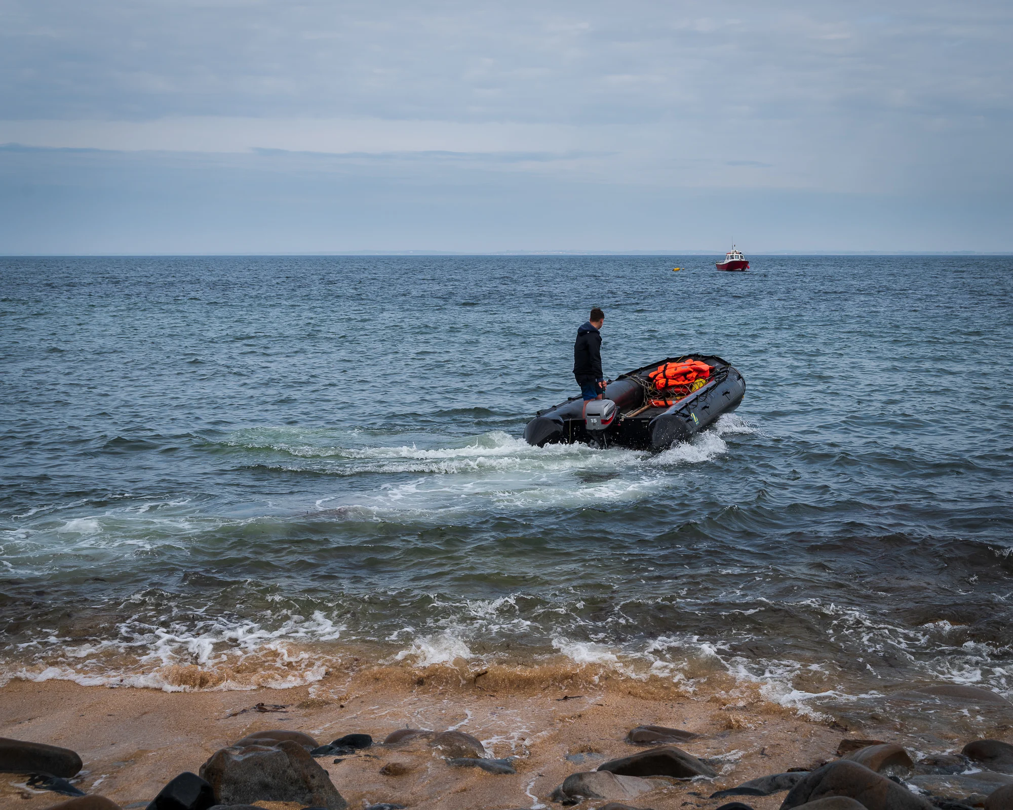 De laatste 100 meter gaat met rubberboot