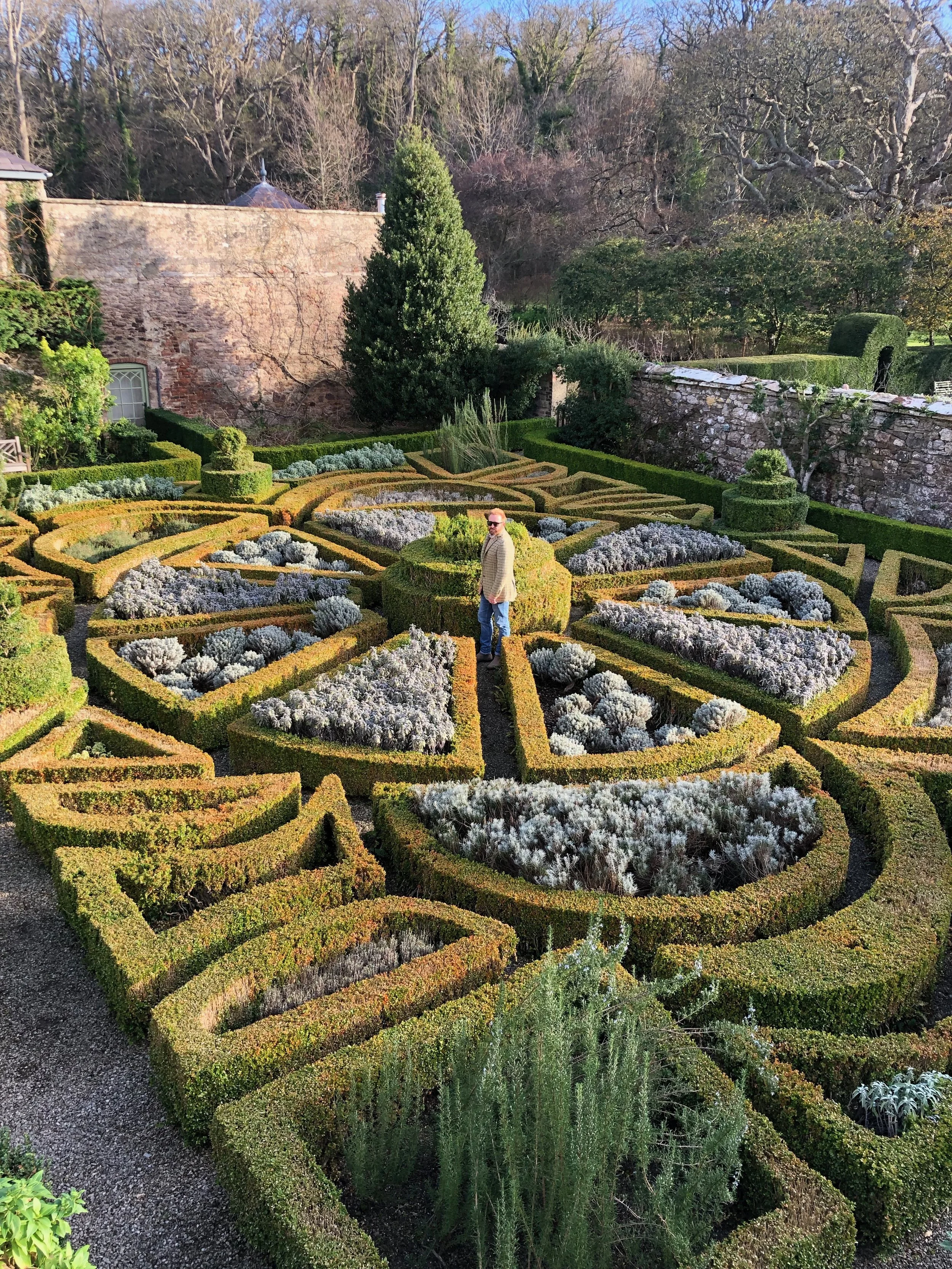 Where’s Wally? Lost in the Parterre.