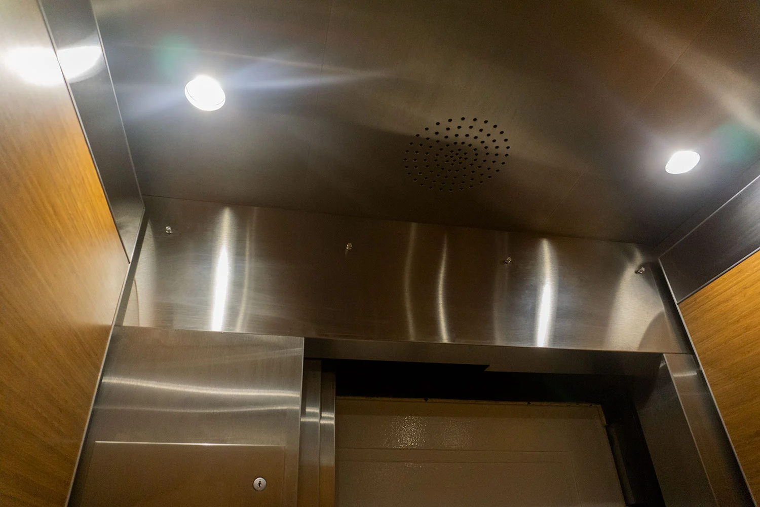 245 WEST 72ND STREET | UNITED CABS, INC.