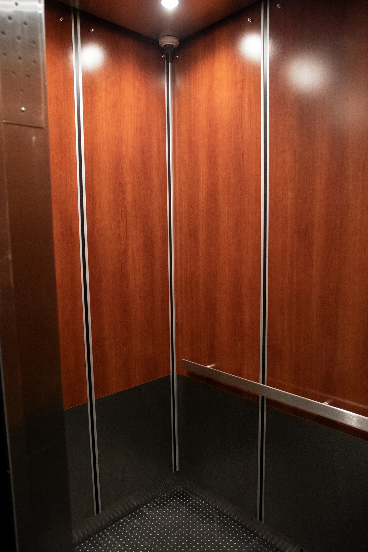 2711 avenue x | united cabs, inc.