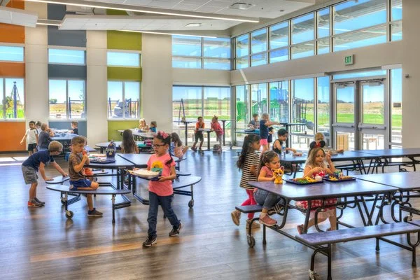  Cafeteria 