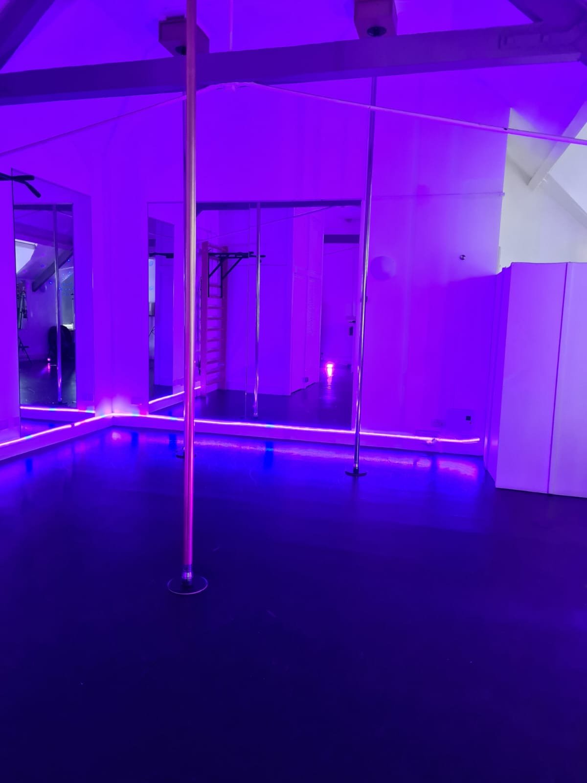 Studio hire — Kelechnekoff Pole Dance Studio