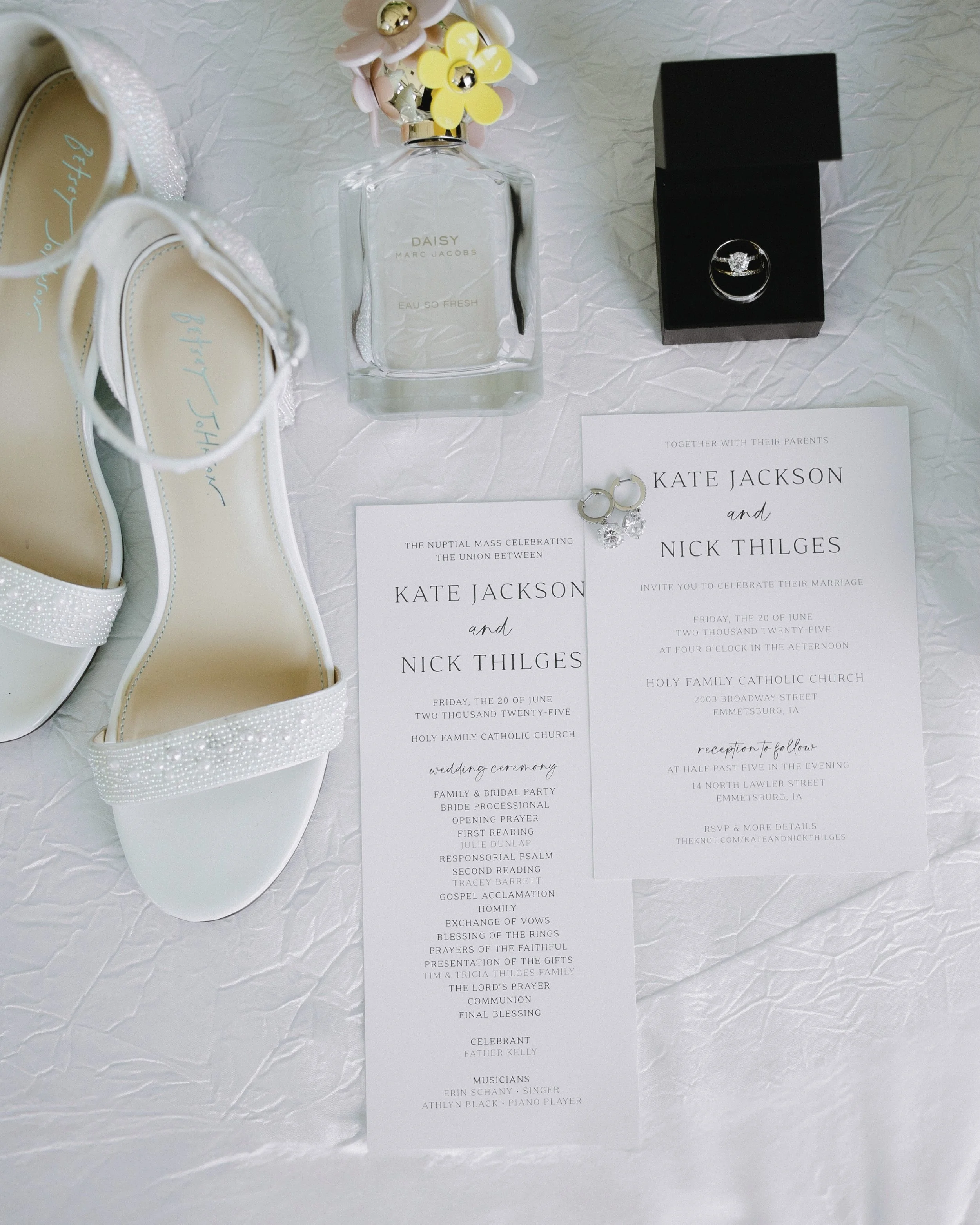 Flatlay Friday 💎

Another anniversary to celebrate! Kate and Nick tied the knot on June 20, 2025. Cheers to their first year of marriage and many more to come!