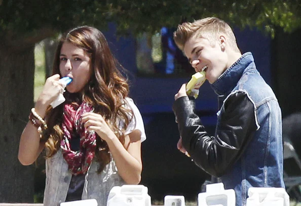 justinselenaenjoyingenjoyingicecreamsodazwpmesrl.jpg
