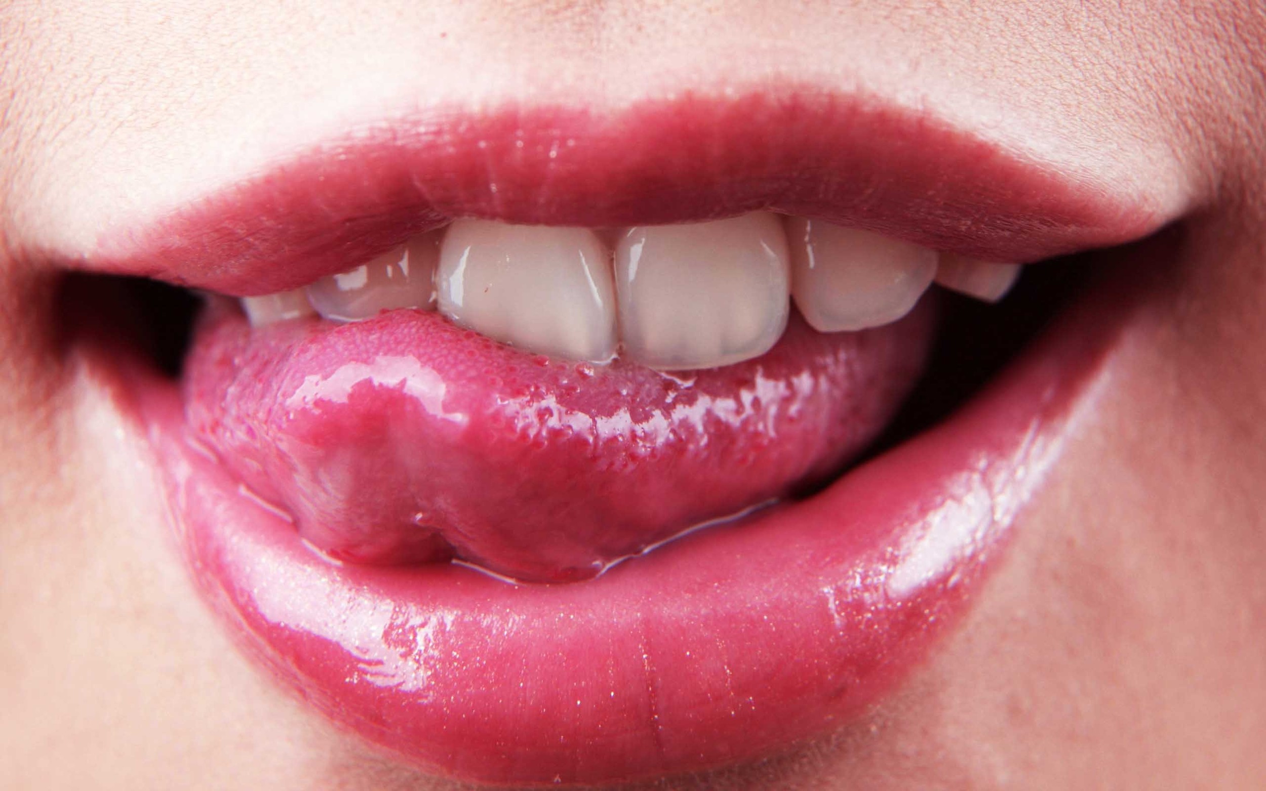 lips-tongue-873928-2560x1600.jpg