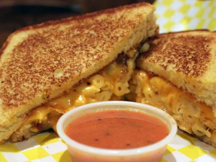 cheesies-pub-and-grub.jpg