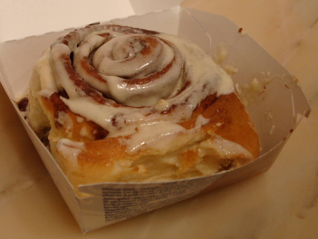 Cinnamon_roll-Cinnabon.jpg