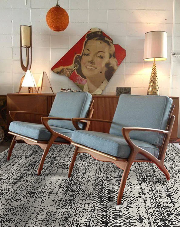 gray-rug-SOLO-black-white-room.png