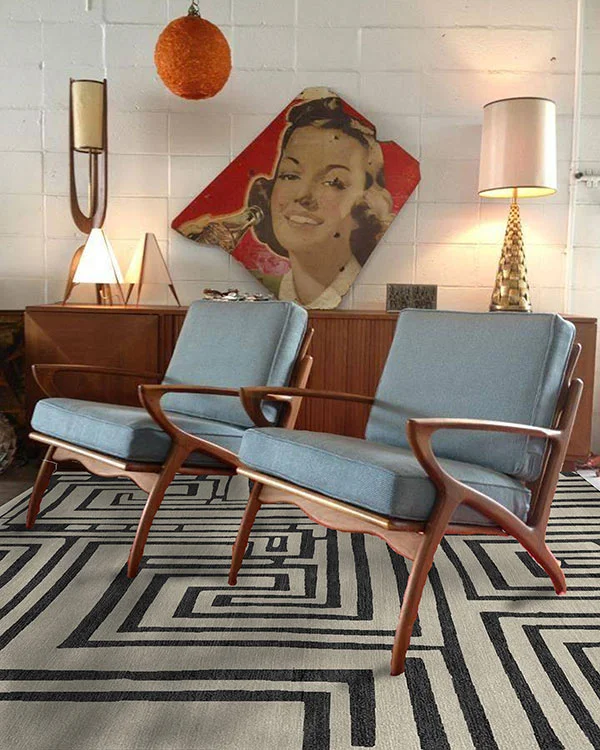 gray-rug-KUBA-II-2-color-blk-wht-room.png