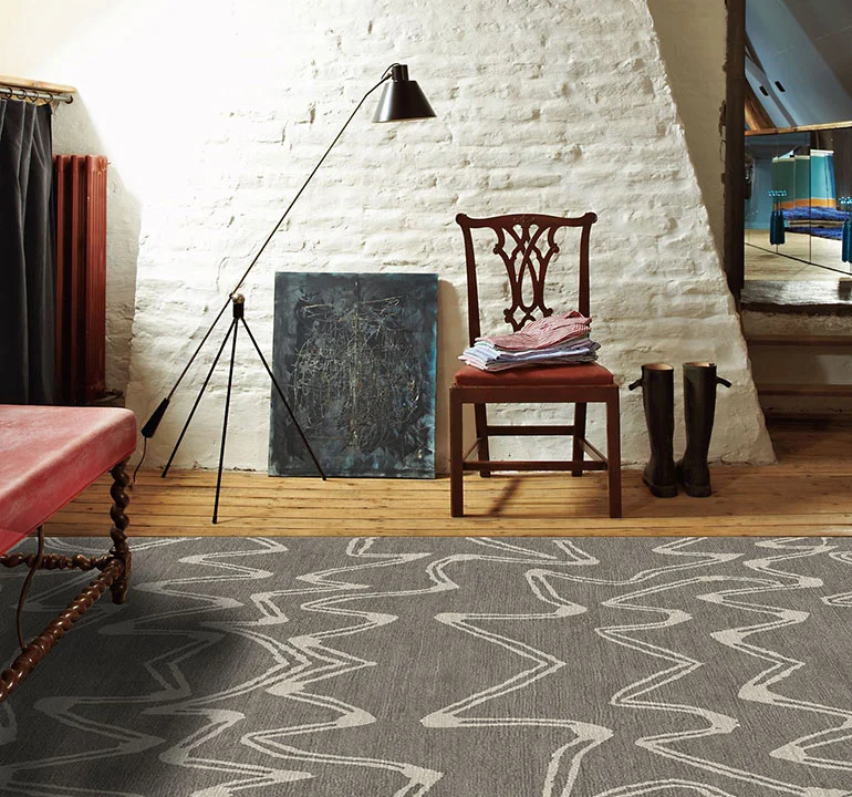 gray-rug-KAMPALA-I-warm-grey-room.png