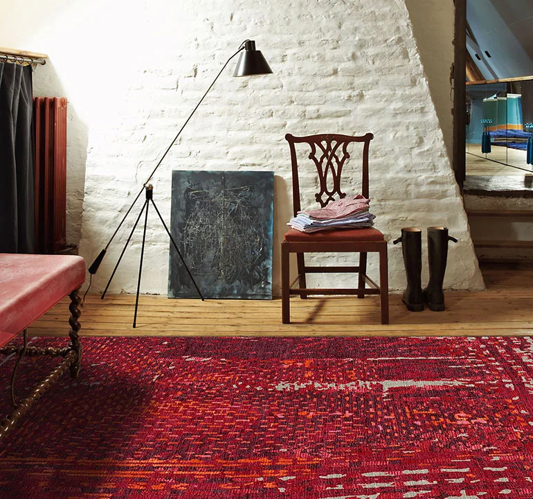 gray-rug-SIDE-STITCH-flame-room.png
