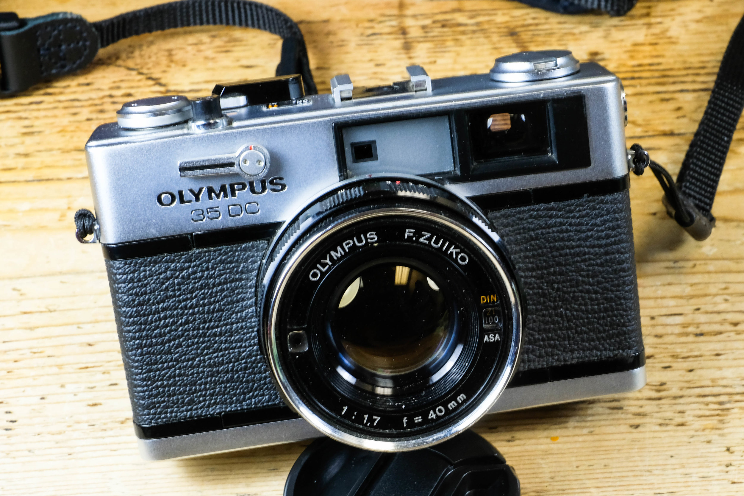 Olympus 35 DC — Broken Camera . Club