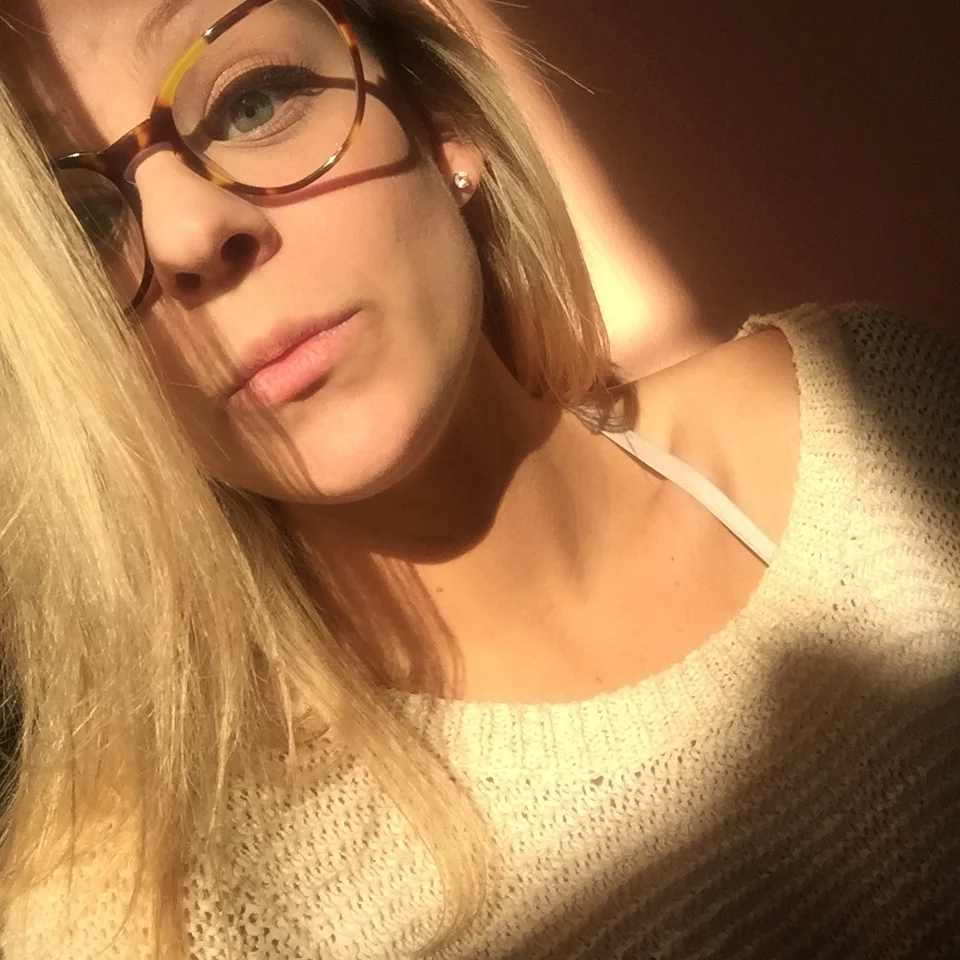 queen city, queen city gypsy, indie twenty, selfie game, selfie game strong, confidence, bloopers, accepting you, blogging bloopers, blogging behind the scenes, buffalo blogger, buffalo blogging network, buffalo fashion blogs, small business owners buffalo, women owned business buffalo