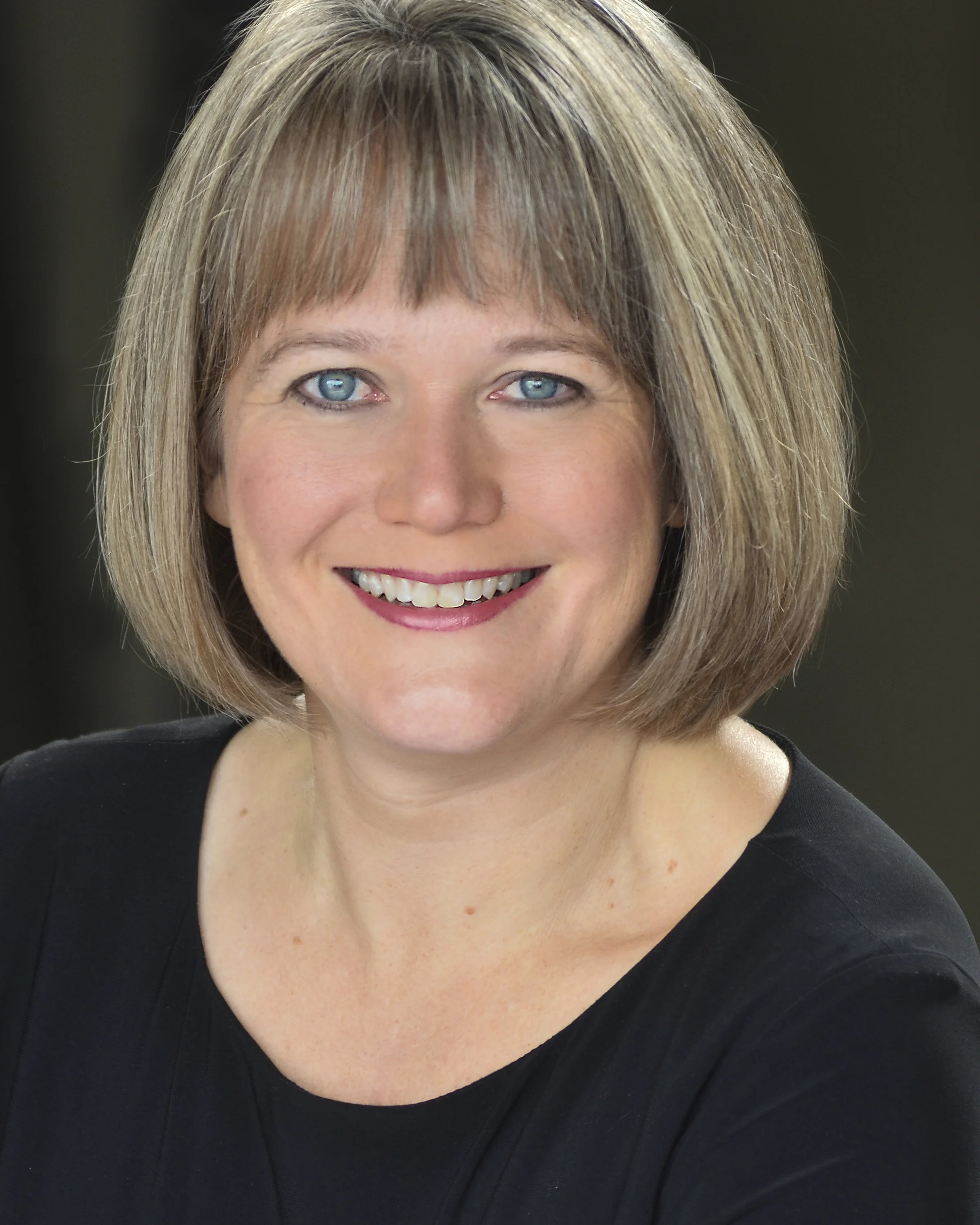 Julianne Davis headshot1.jpg