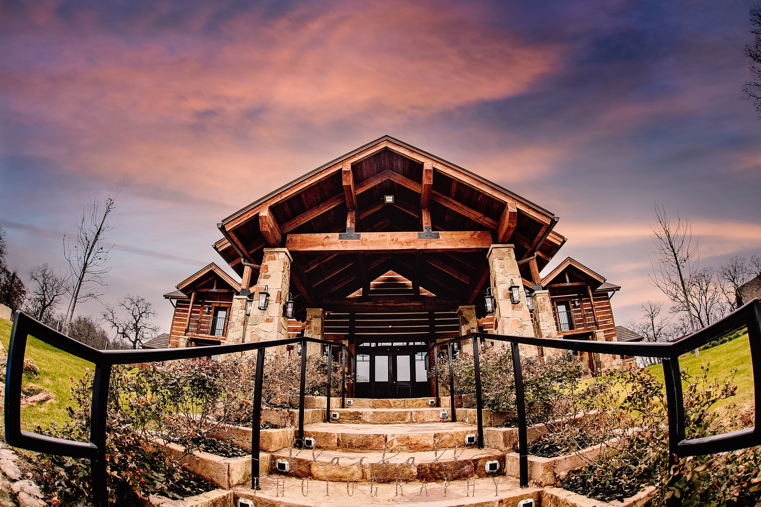  The Lodge at The Springs in Denton is rustic elegance at its finest.&nbsp; 