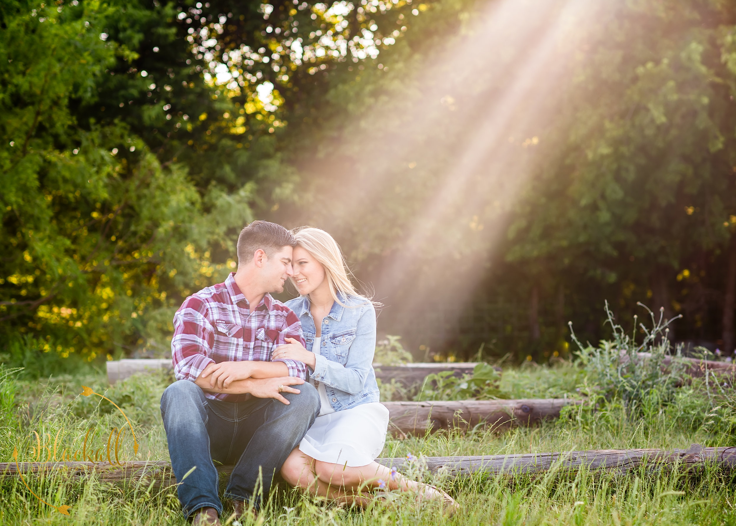  *I absolutely love this image… the only post processing was toning + sharpening. The light of the Heavens was truly beaming on these two. 🙌🏻💛 