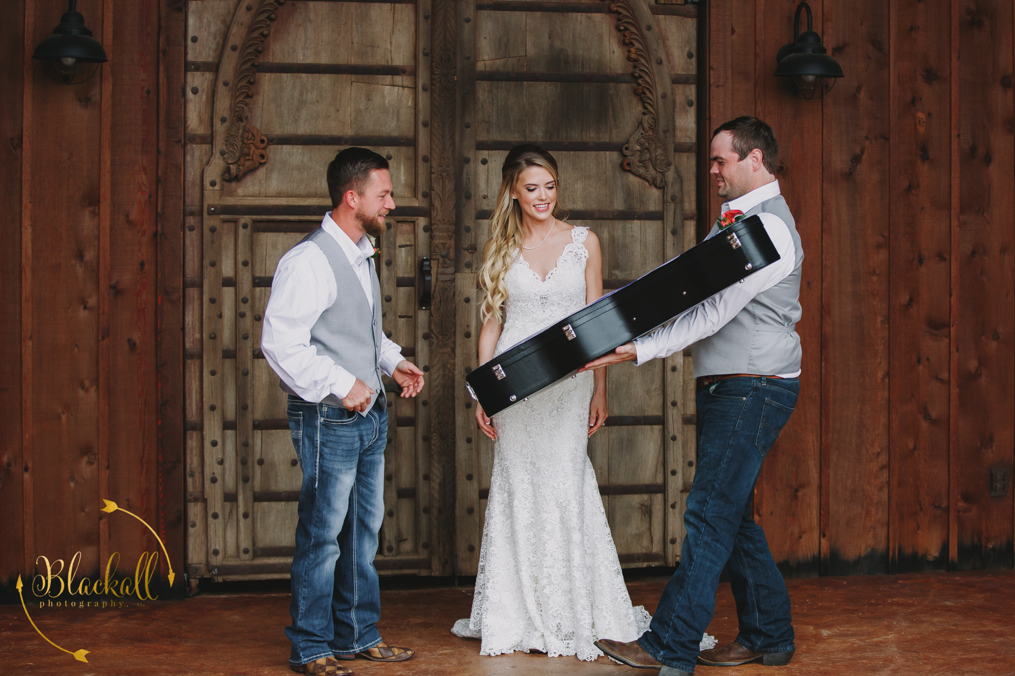  Taylor’s friend + Groomsman Matt custom made his guitar for his wedding day gift!! So amazing!!!  