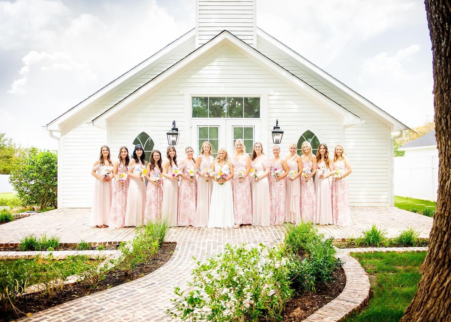 Emily + Ford | May 11, 2024 💍⛪️

Still swooning over Emily&rsquo;s bridesmaid colors!

@springsvenue
@springsvenuevalleyview
@pinkglitterevents
@tgriggs15
@bblewisville 
@blackallphotography
@teasetopleasehairandmakeup
@anniesflowerstx
@extremecuisi
