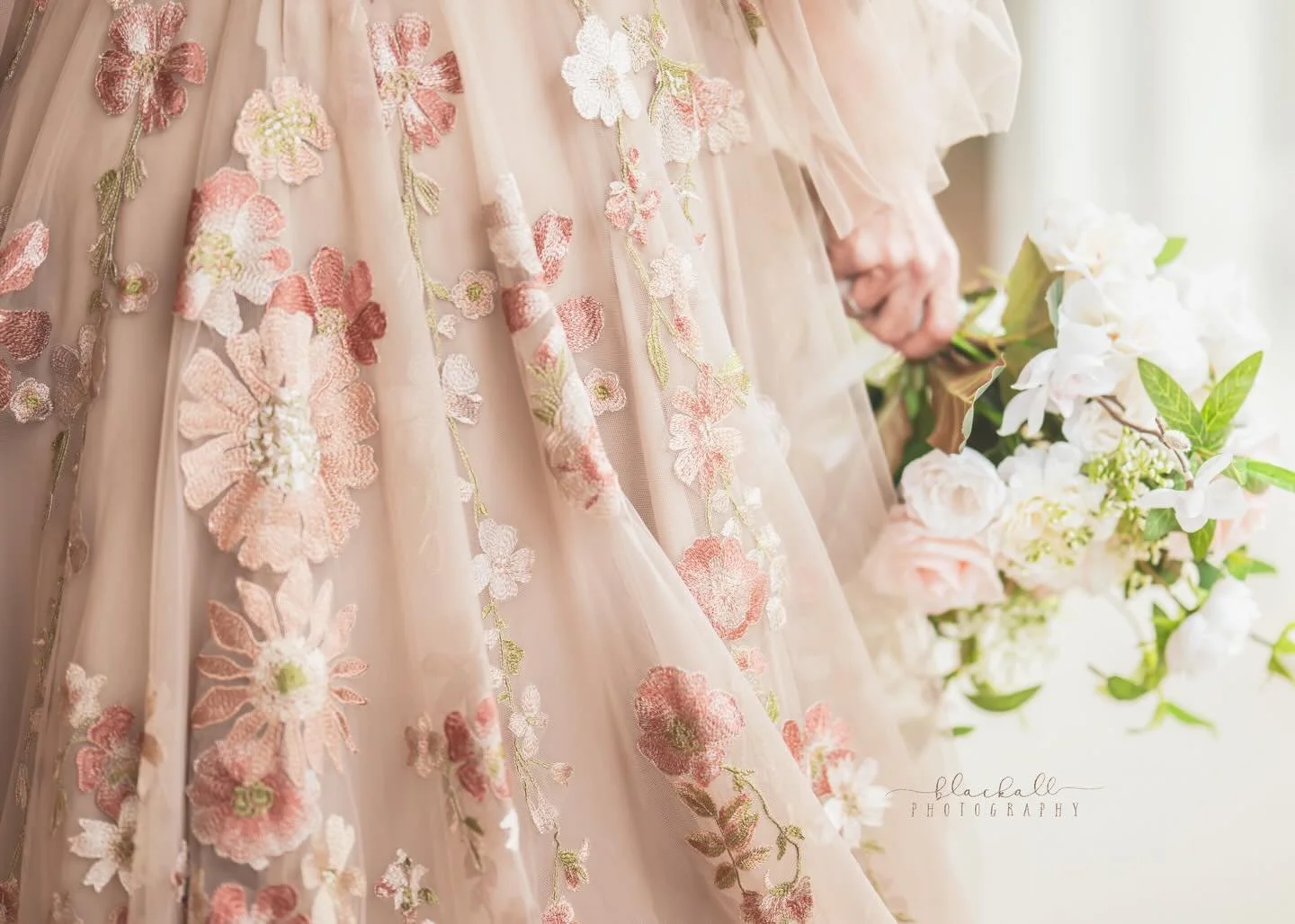 Y&rsquo;all know I love a good dress moment&hellip; and this one definitely deserved its own post. 🤍

Our sweet bride found her gown right here at @bblewisville in @otlewisville and I just love when my brides keep it local. Old Town Lewisville has s