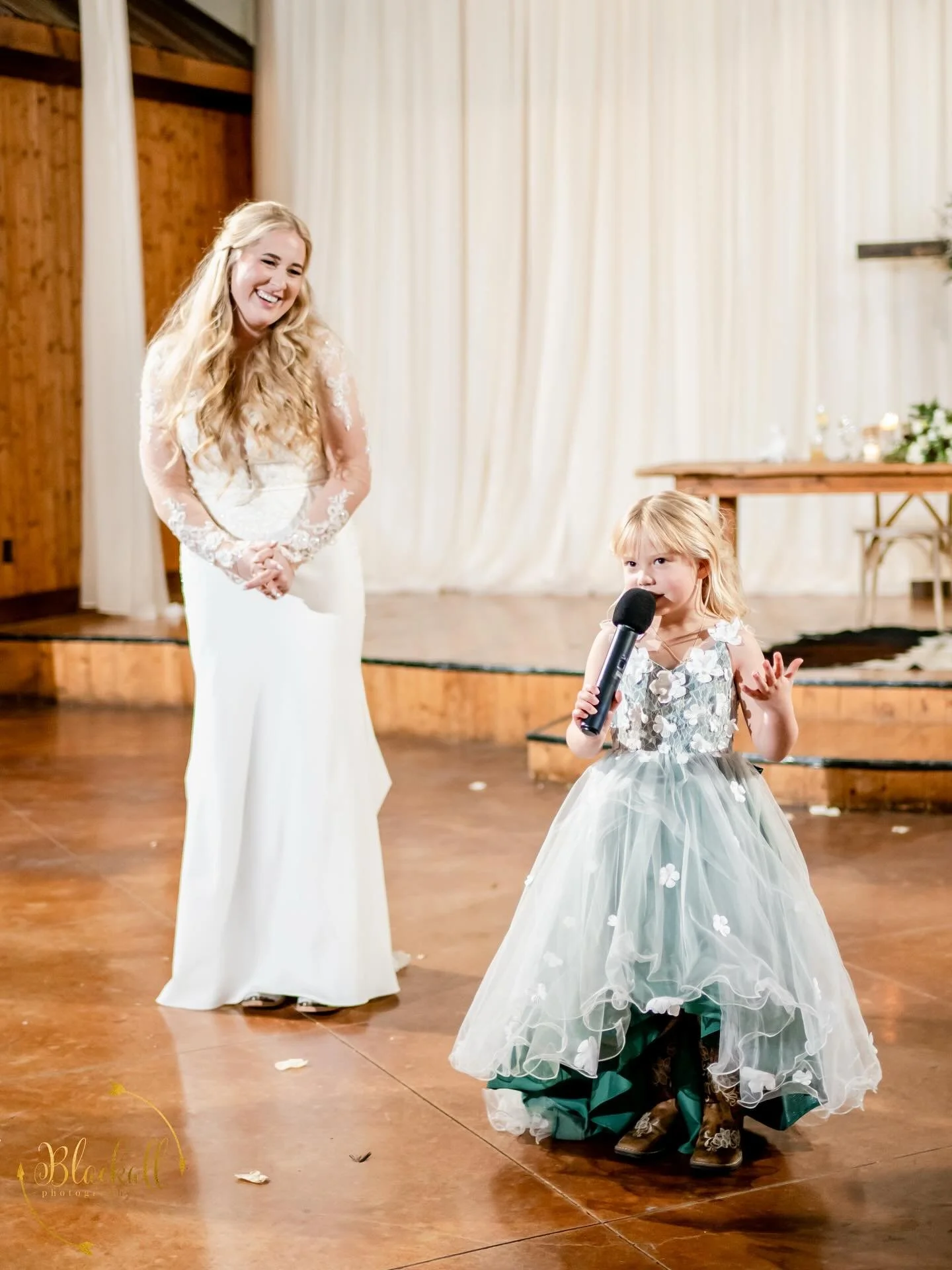 Y&rsquo;all&hellip; all the speeches at Keagan + Allison&rsquo;s wedding were sweet, heartfelt, and perfect&hellip; but I think this tiny tornado may have stolen the whole dang show. 💛

She came up to me with those big, pleading eyes and asked if sh