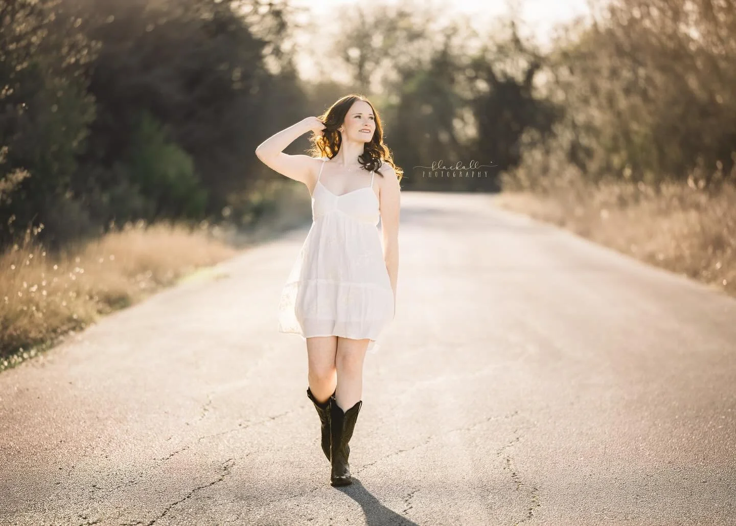 One more preview for the morning crowd&hellip;

This sweet grad is stepping into a brand new season with confidence and some big plans ahead! She&rsquo;s headed to @texastech this fall to pursue a nursing degree &mdash; how cool is that? There&rsquo;