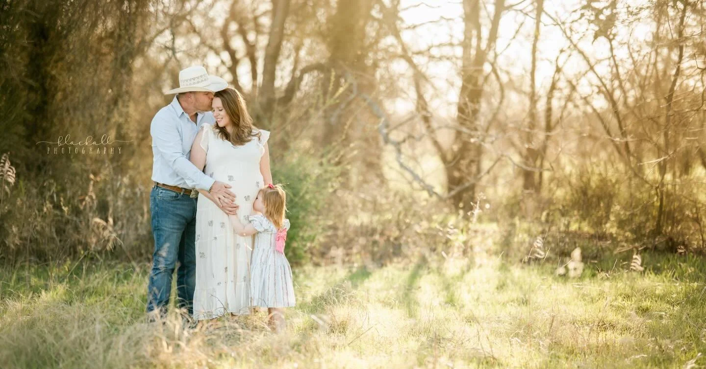 Aren&rsquo;t they just the absolute sweetest? 🤍

Heath and Whitney have been in front of my camera for so many special moments over the years, and it never gets old getting to see their story keep growing. It&rsquo;s been such a joy watching their f