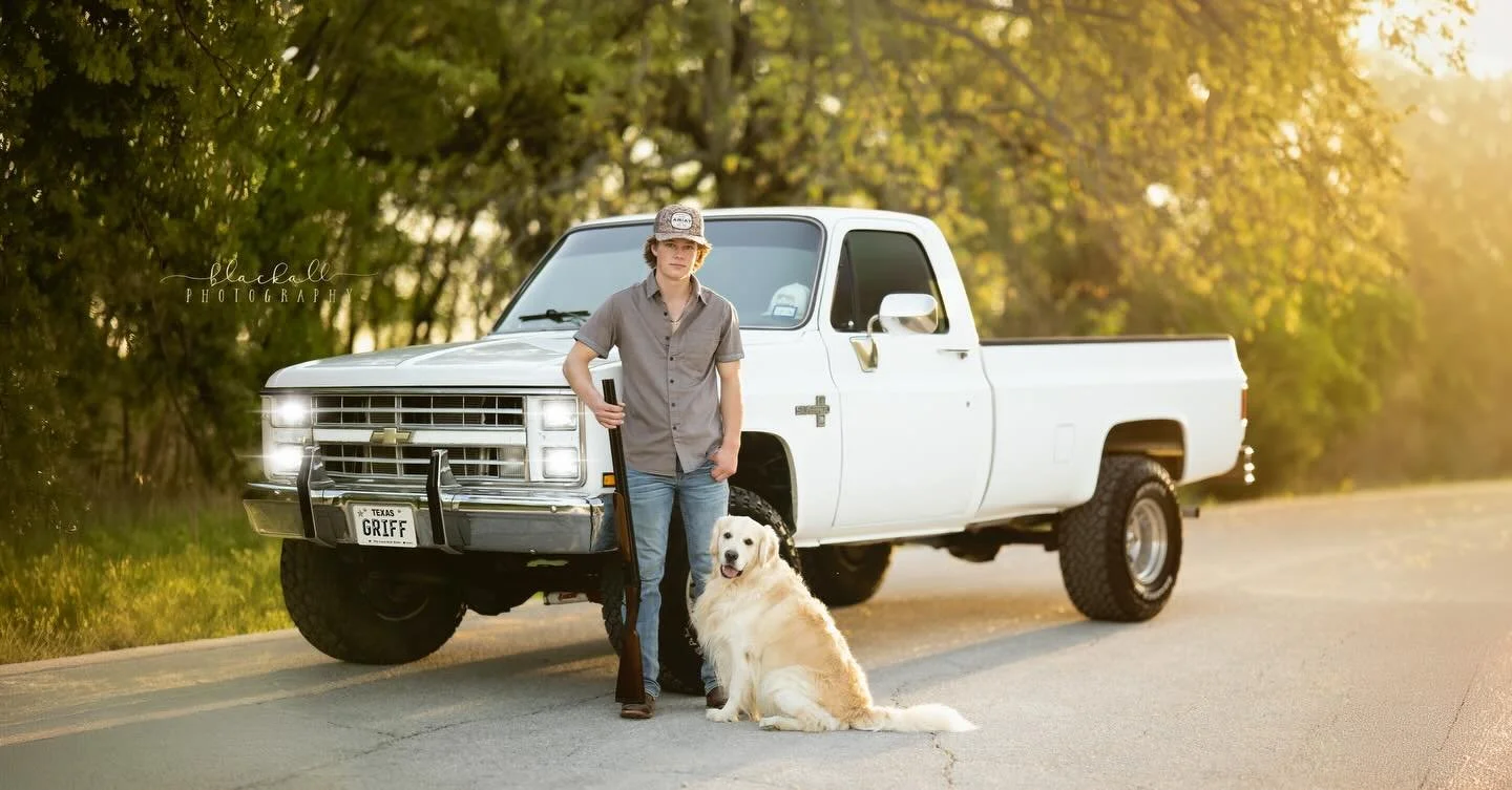 Had to share a few more from this awesome grad session with Isaac 🔫🎓🛻

When we started talking about what he loves, his list came out quick&mdash;his dog, his truck, shooting, and his family&hellip; maybe not in that exact order 😉 But let&rsquo;s