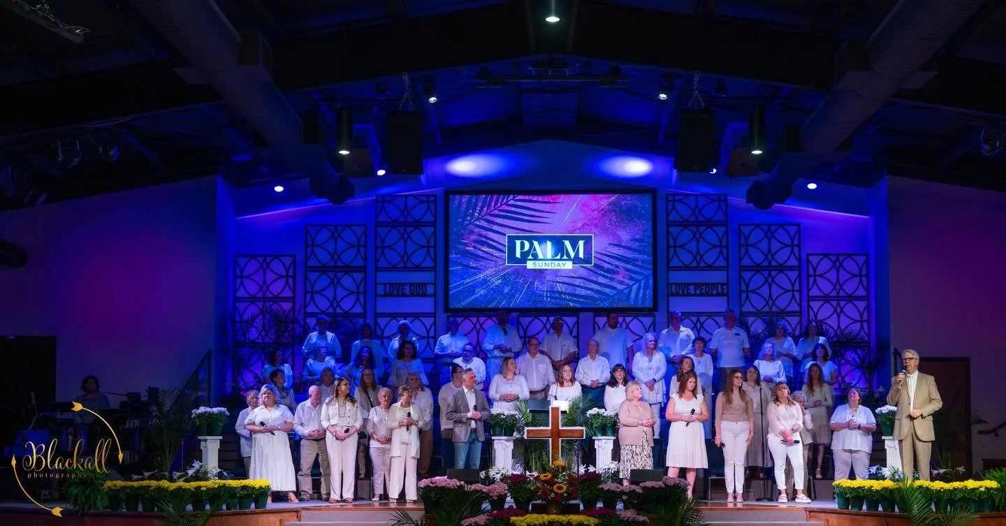 There&rsquo;s just something about a hometown church on a Sunday morning&hellip; and today at Northview Baptist Church in Old Town Lewisville was extra special 🤍🌿

Palm Sunday always hits a little different. It&rsquo;s the day we remember when Jesu