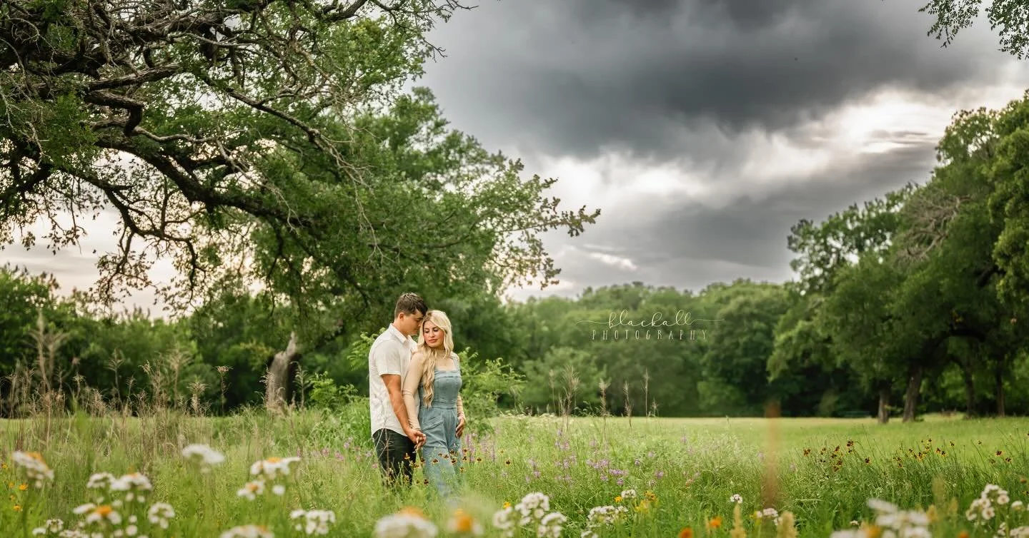 There&rsquo;s just something about love stories that come together the way they&rsquo;re meant to 🤍

Amie &amp; Brenden booked their engagement session through the sweetest referral from our friends at @coco_fleur_events (you know I love me some goo
