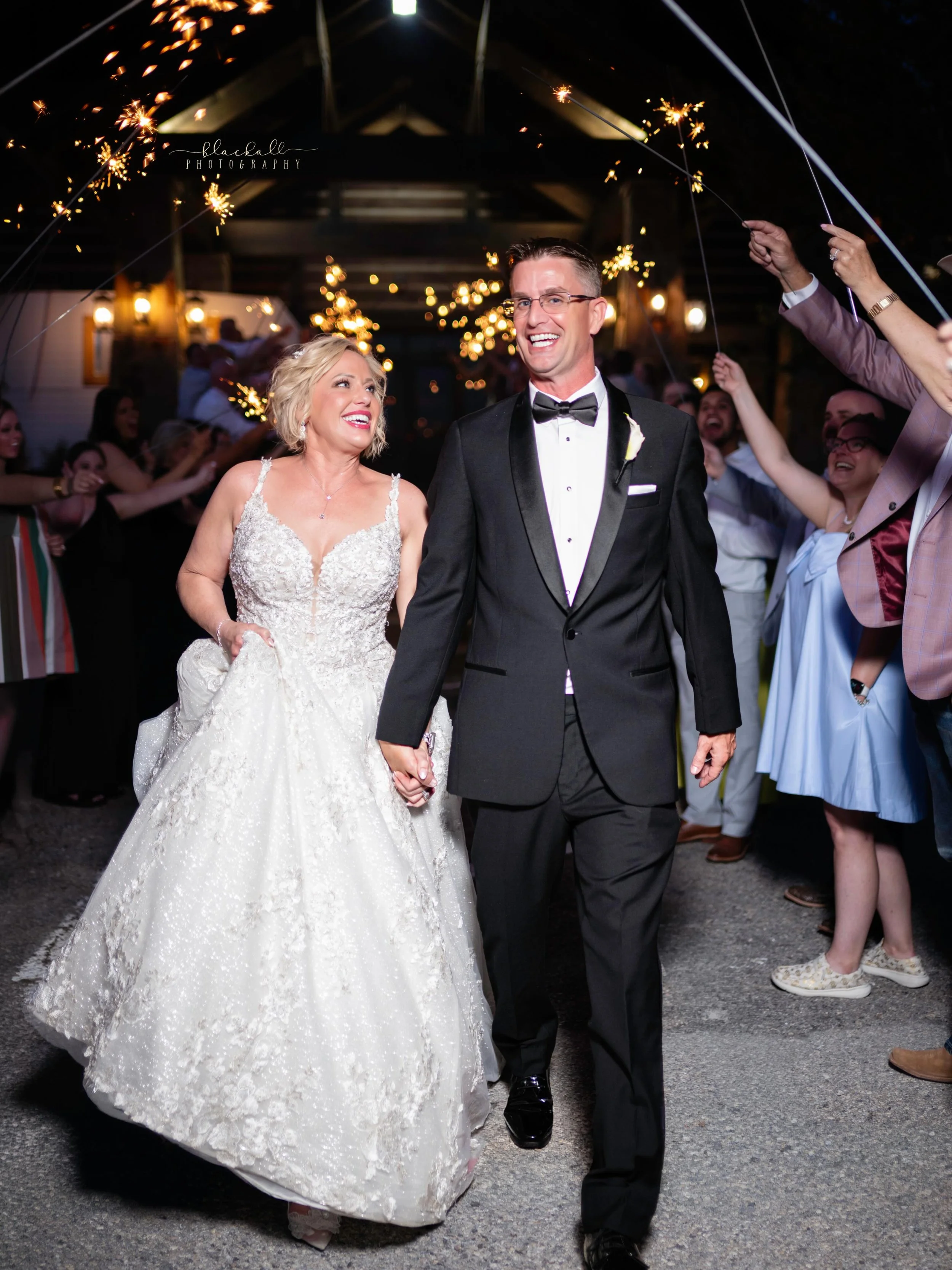 Happiness ✨

Congratulations to Acie + Allison!!! Lots more photos coming soon!!

Vendor Team
Venue | @springsvenuedenton -The Lodge 
Photography | @blackallphotography 
Coordination | @bethevesseldesigns 
Floral: @coco_fleur_events 
H&amp;MU | @thej
