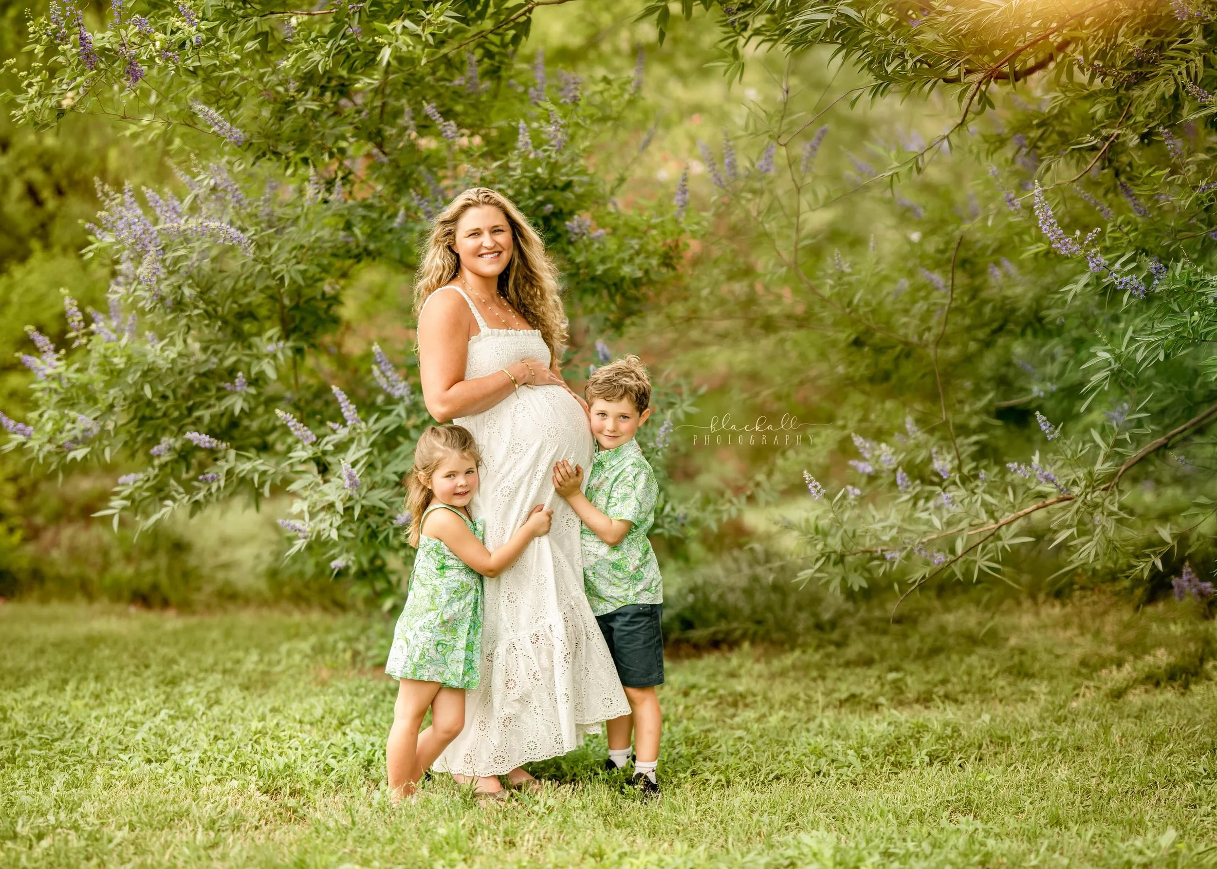 I maaaaybe only had to do a little convincing to get this beautiful mama to book a maternity session&hellip; but y&rsquo;all&hellip; carrying TWINS and looking this stunning should absolutely be documented 😍✨

You might remember the fun gender revea