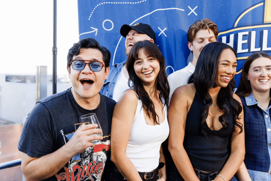 Hellmann's Noell Rooftop Influencer Gif.gif