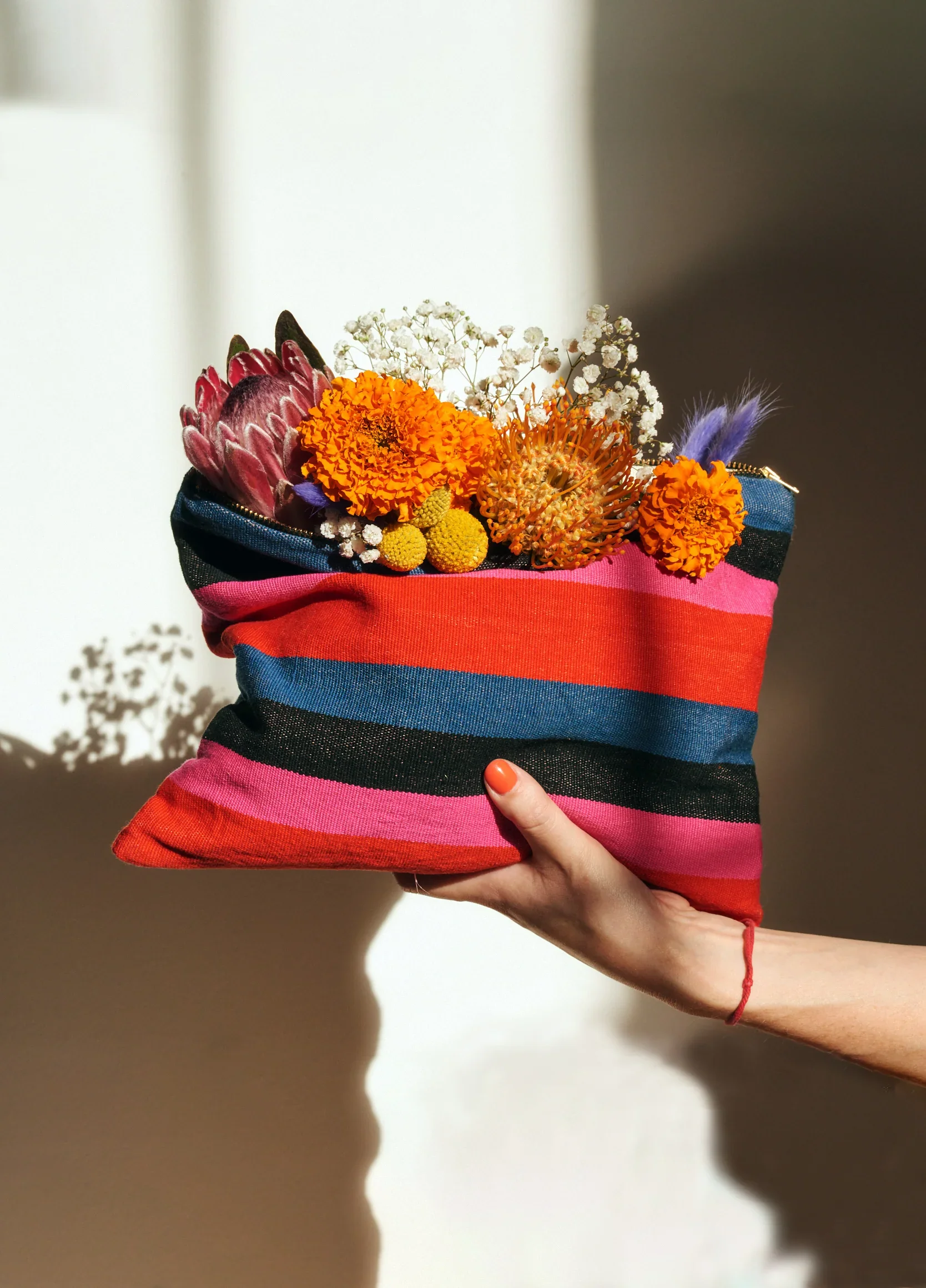 Daze_Bag_Bathen_Flowers_Crop_1728x.webp