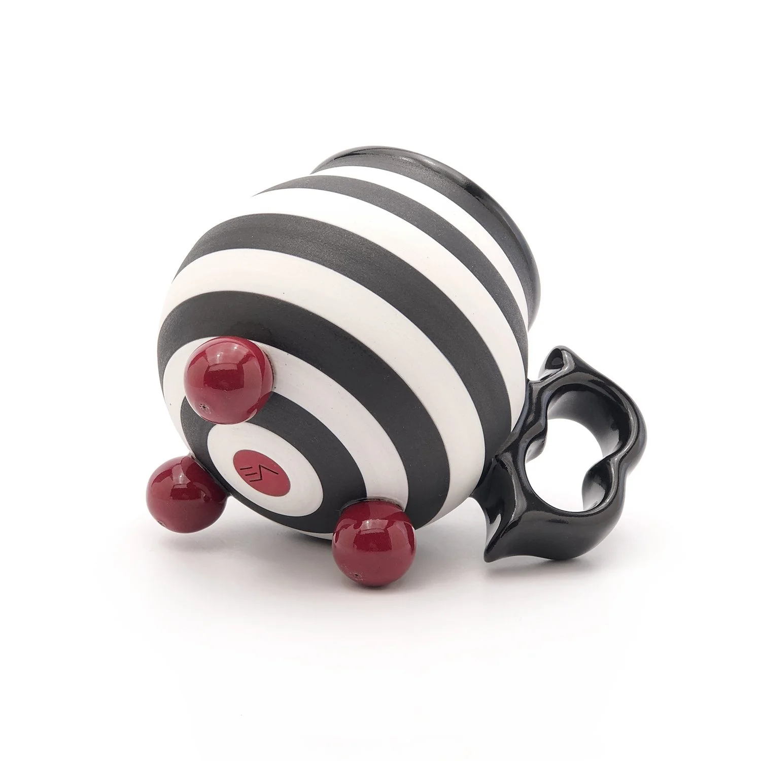 14 oz. Black and white Ball Footie with ergonomic two finger handle