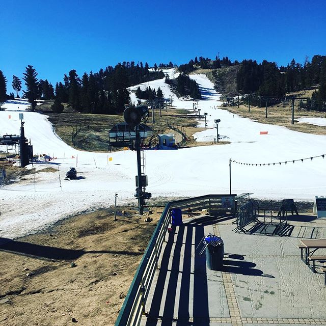 When your agency says hey I know it&rsquo;s spring but we want to shoot at a ski resort... 🤔 we make it work... #setlife
.
#femalefilmmakerfriday #femalefilmmaker