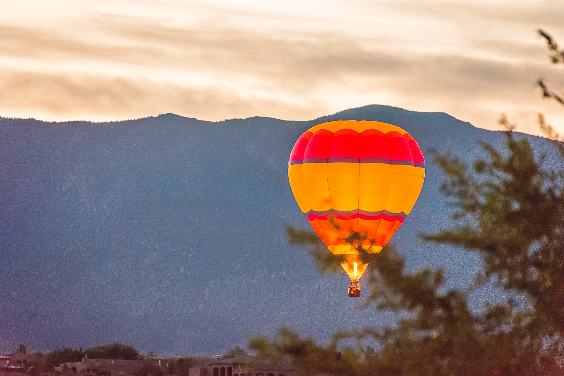 Hot Air Balloon, Hot Air Balloon and Mountains, Hot Air Balloon at Dawn, Albuquerque Photographer, Albuquerque International Balloon Fiesta
