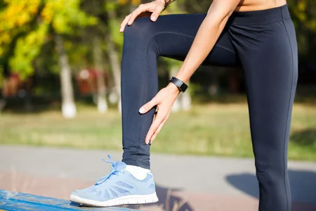 88043254_S_Achilles_pull_woman_running_tear_pain_cramp_tendon_hurt.jpg