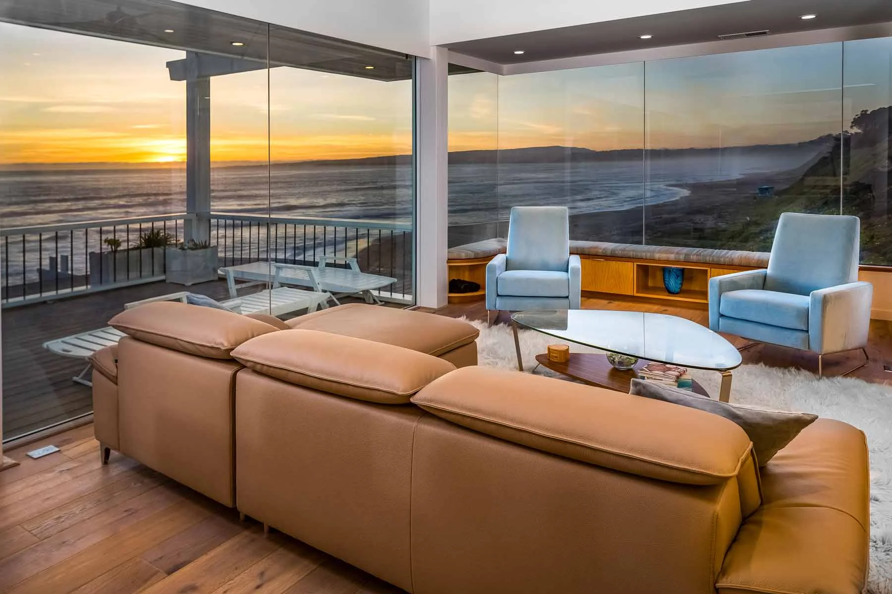 Glass Walls to Enhance Views